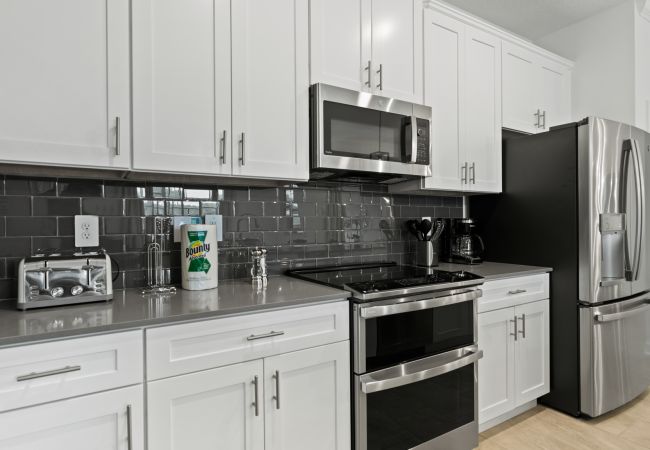 Townhouse in Kissimmee - Restful Townhouse 4Bed/3Bath/Pool/5Min From Disney Townhouse in Kissimmee - Restful Townhouse 4Bed/3Bath/Pool/5Min From Disney