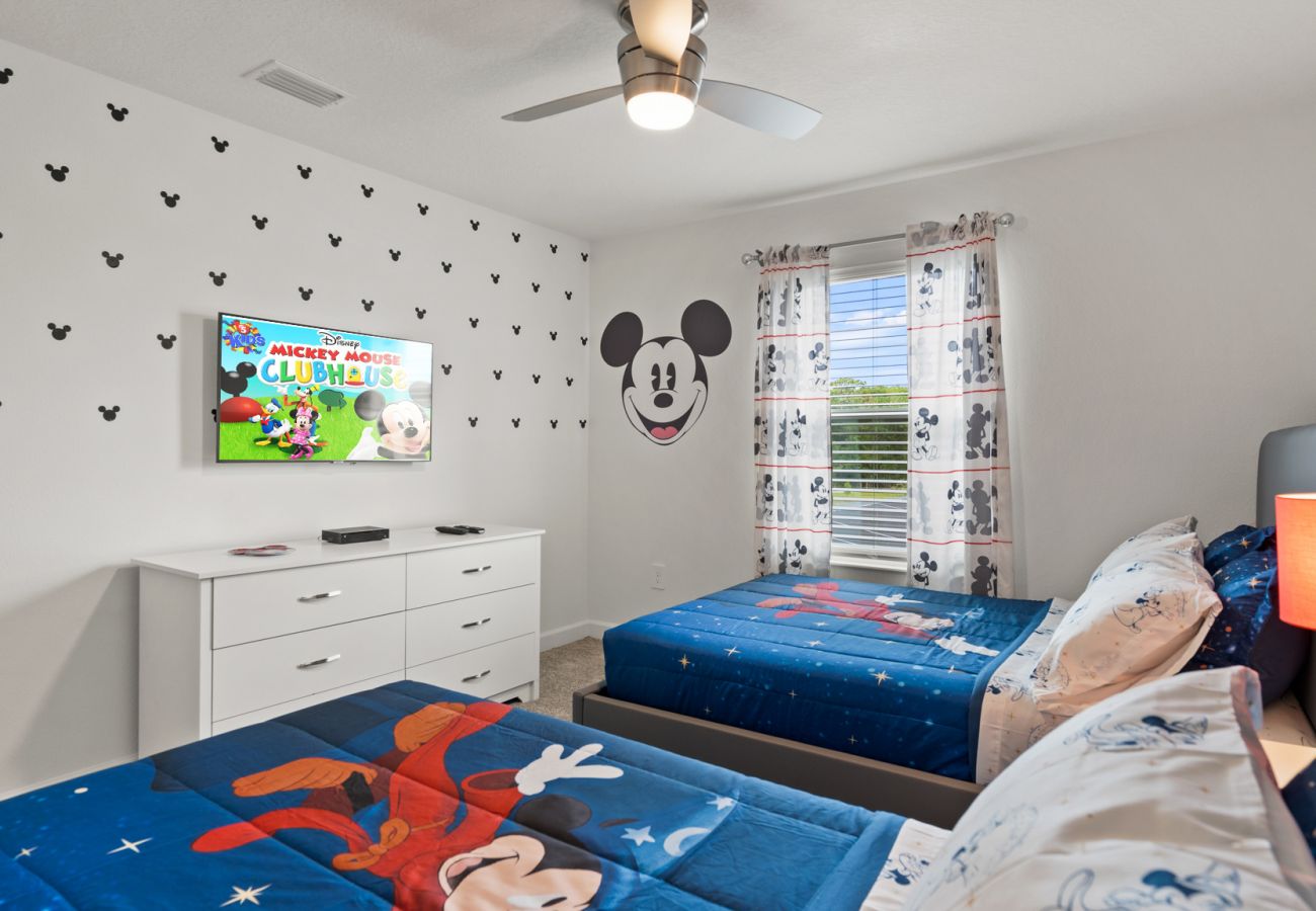 Townhouse in Kissimmee - Restful Townhouse 4Bed/3Bath/Pool/5Min From Disney
