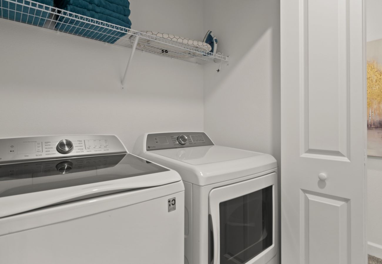 Townhouse in Kissimmee - Restful Townhouse 4Bed/3Bath/Pool/5Min From Disney