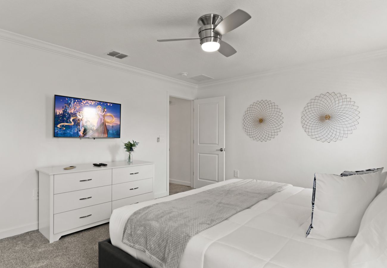 Townhouse in Kissimmee - Restful Townhouse 4Bed/3Bath/Pool/5Min From Disney