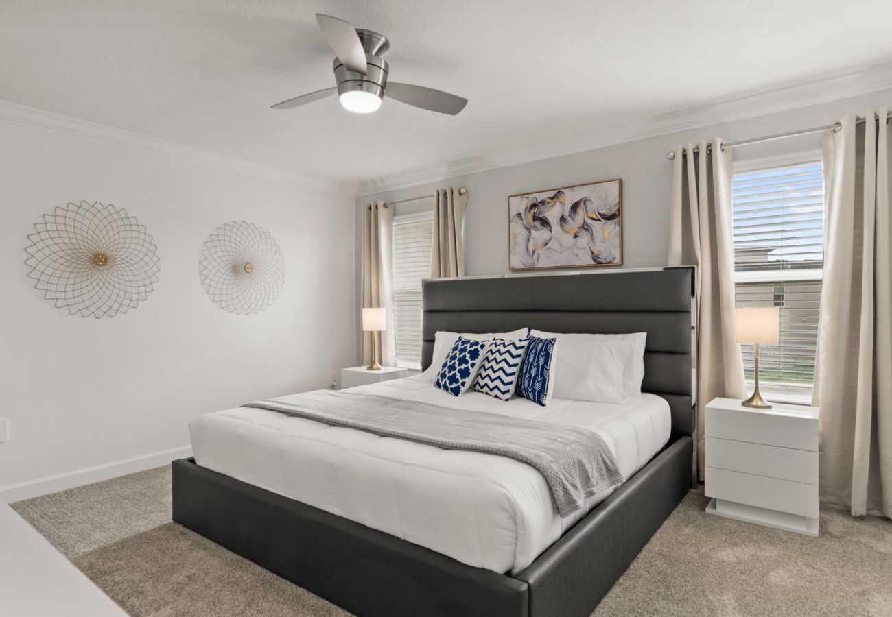 Townhouse in Kissimmee - Restful Townhouse 4Bed/3Bath/Pool/5Min From Disney