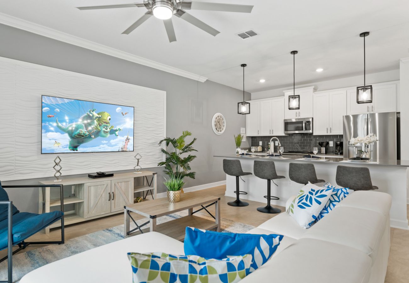 Townhouse in Kissimmee - Restful Townhouse 4Bed/3Bath/Pool/5Min From Disney