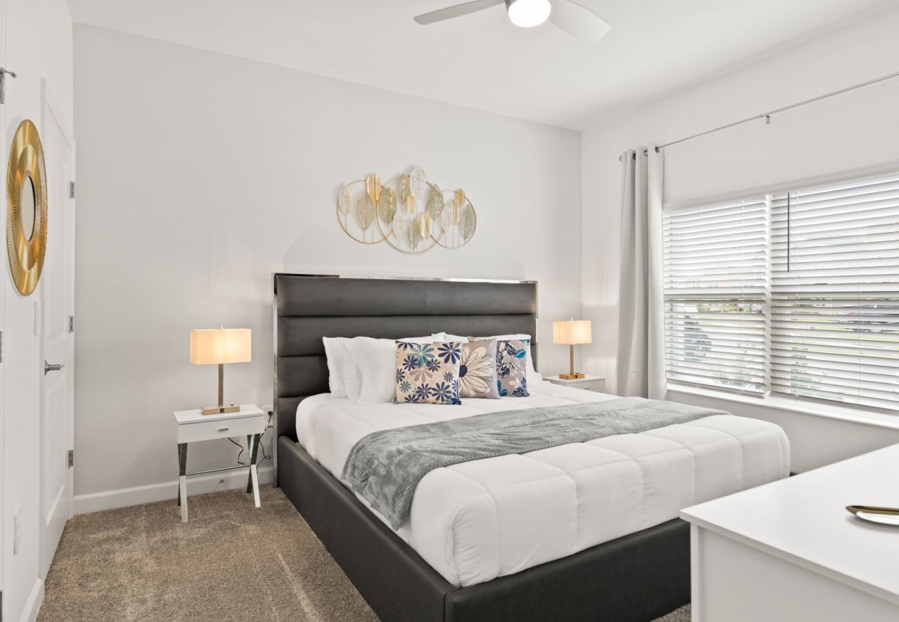 Townhouse in Kissimmee - Restful Townhouse 4Bed/3Bath/Pool/5Min From Disney