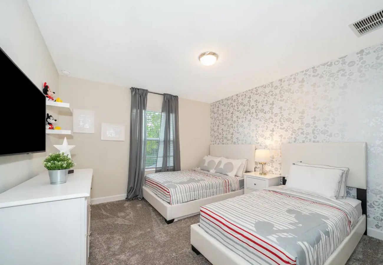 Townhouse in Champions Gate - Wonderful Townhouse 4Beds/3Bath/Pool/18Min From Disney