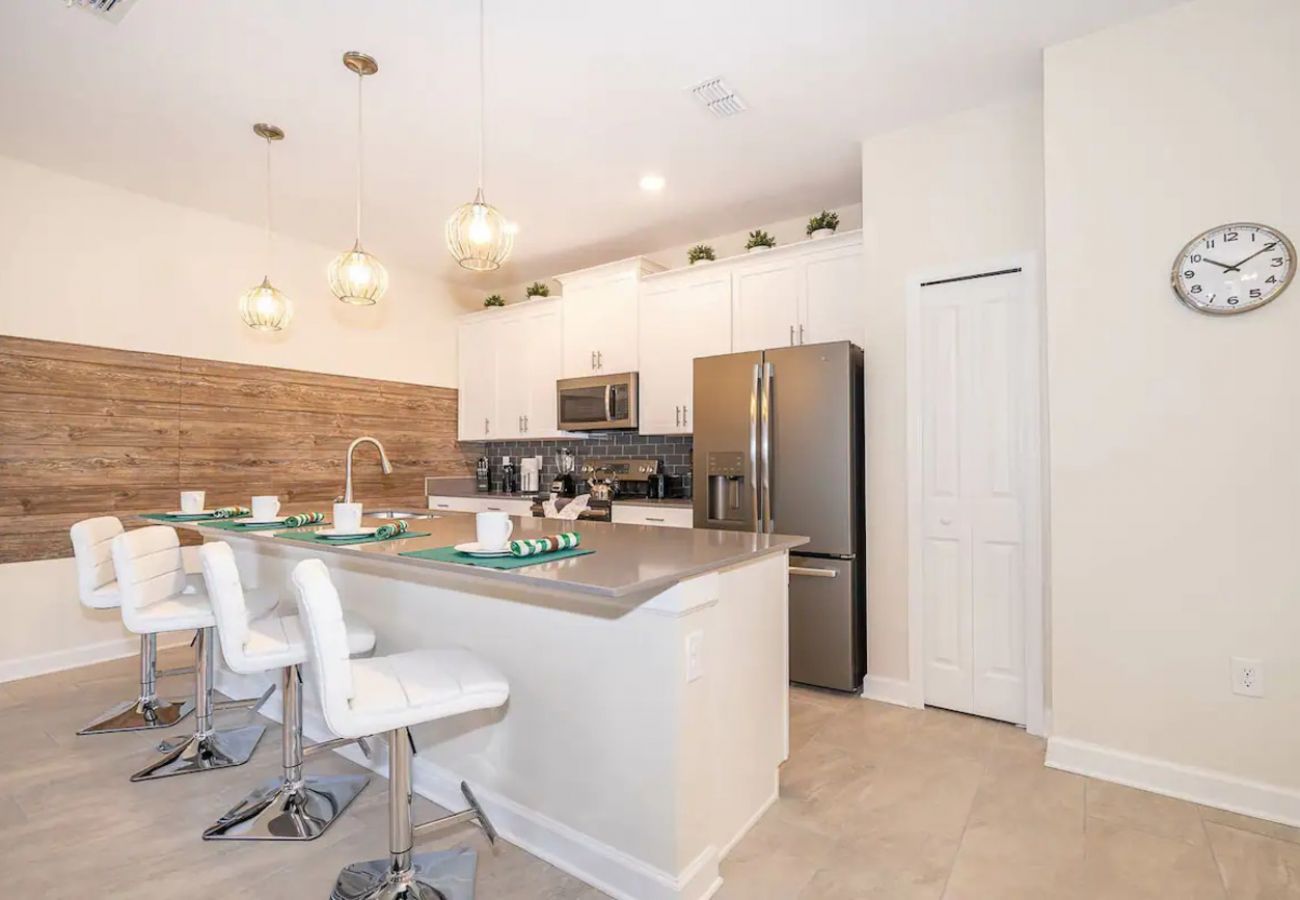 Townhouse in Champions Gate - Wonderful Townhouse 4Beds/3Bath/Pool/18Min From Disney