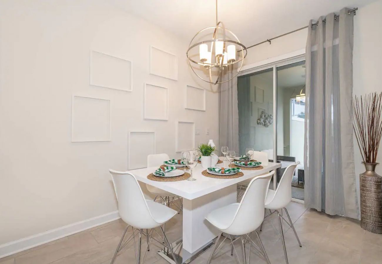 Townhouse in Champions Gate - Wonderful Townhouse 4Beds/3Bath/Pool/18Min From Disney