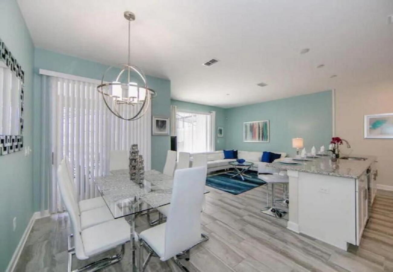 Townhouse in Kissimmee - Enjoyable Townhouse 4Bed/3Bath/Pool/5Min From Disney