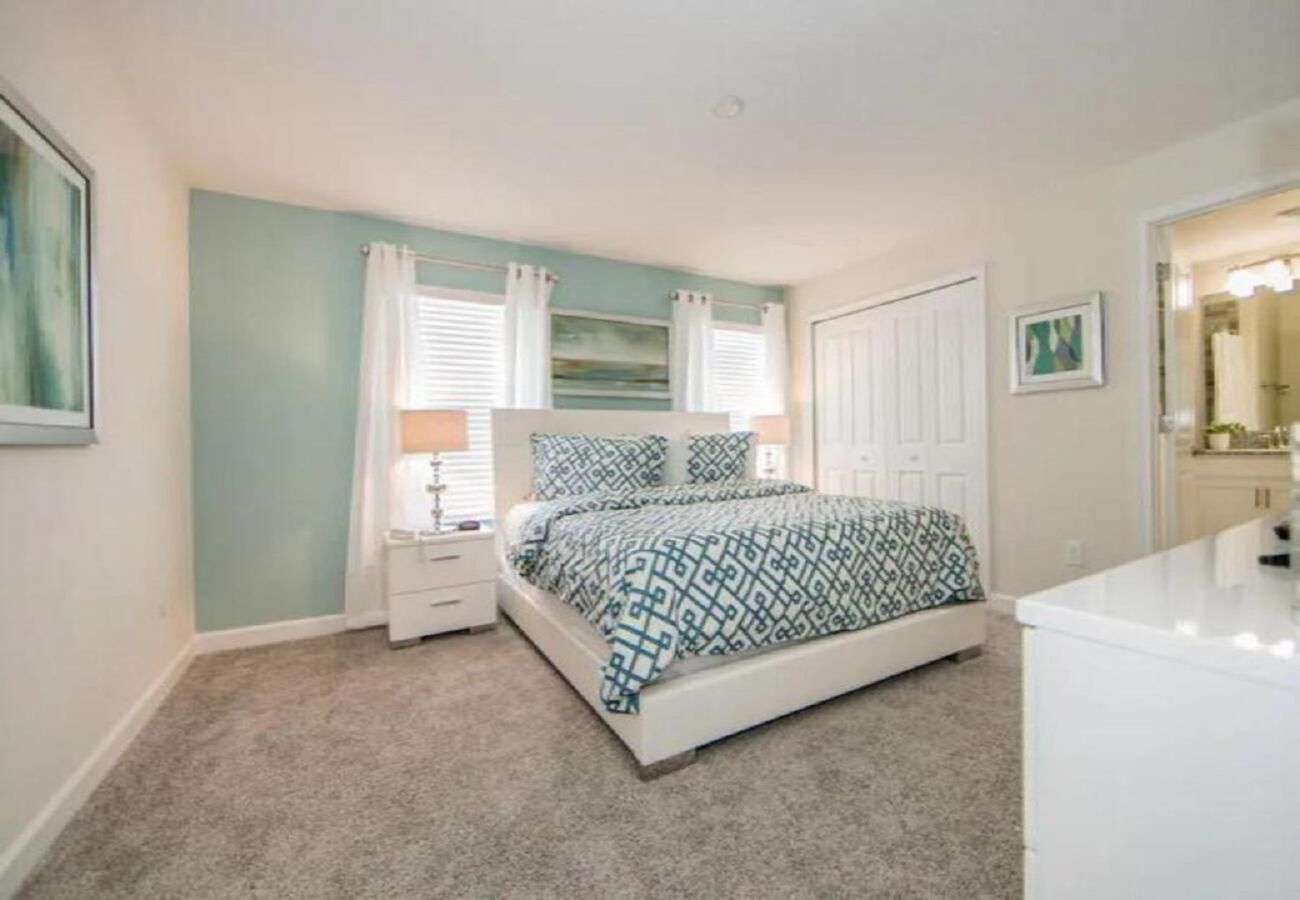 Townhouse in Kissimmee - Enjoyable Townhouse 4Bed/3Bath/Pool/5Min From Disney