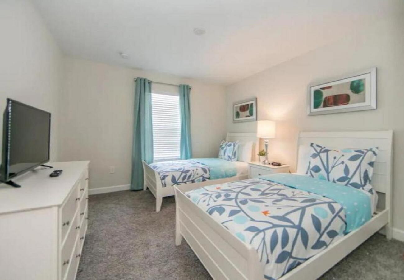 Townhouse in Kissimmee - Enjoyable Townhouse 4Bed/3Bath/Pool/5Min From Disney