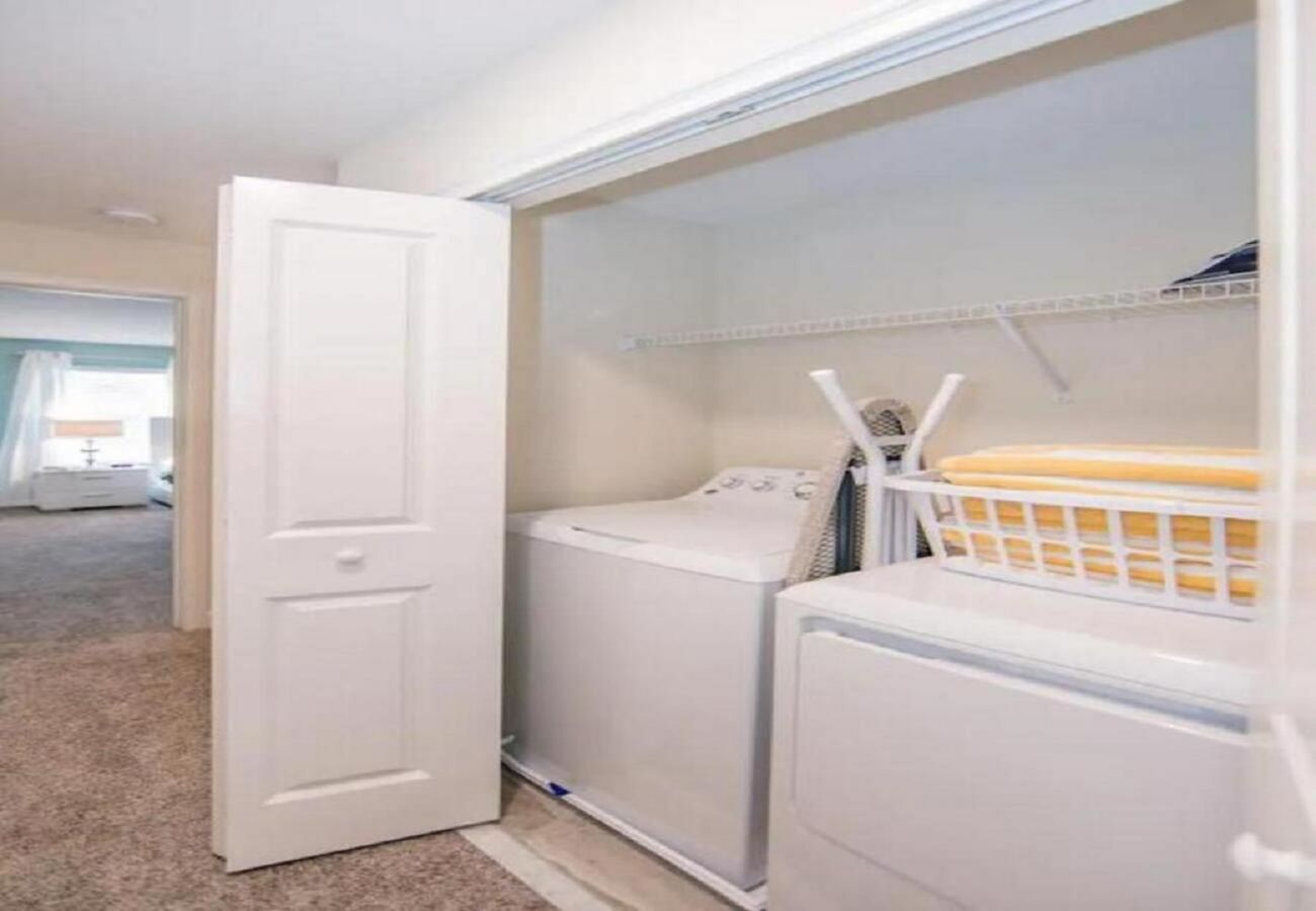 Townhouse in Kissimmee - Enjoyable Townhouse 4Bed/3Bath/Pool/5Min From Disney