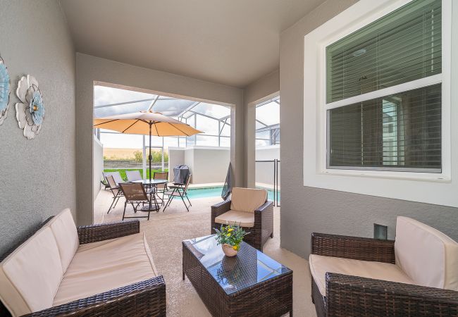 Townhouse in Davenport - Delightful Townhouse 4Beds/3Bath/Pool/18Min From Disney Townhouse in Davenport - Delightful Townhouse 4Beds/3Bath/Pool/18Min From Disney