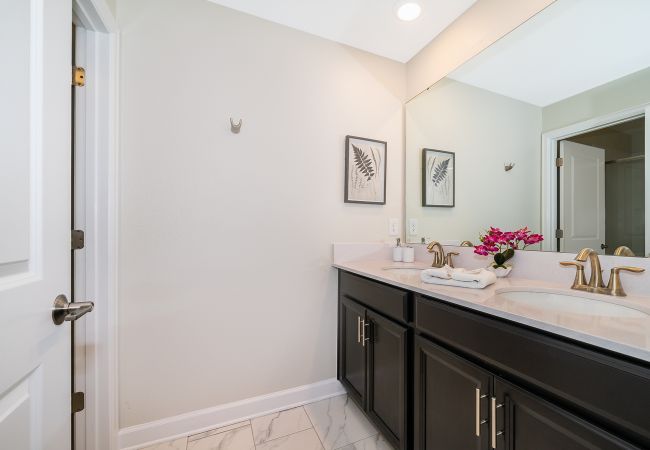 Townhouse in Davenport - Delightful Townhouse 4Beds/3Bath/Pool/18Min From Disney Townhouse in Davenport - Delightful Townhouse 4Beds/3Bath/Pool/18Min From Disney