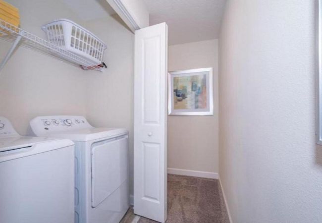 Townhouse in Kissimmee - Elegant Townhouse 4Bed/3Bath/Pool/5Min From Disney Townhouse in Kissimmee - Elegant Townhouse 4Bed/3Bath/Pool/5Min From Disney