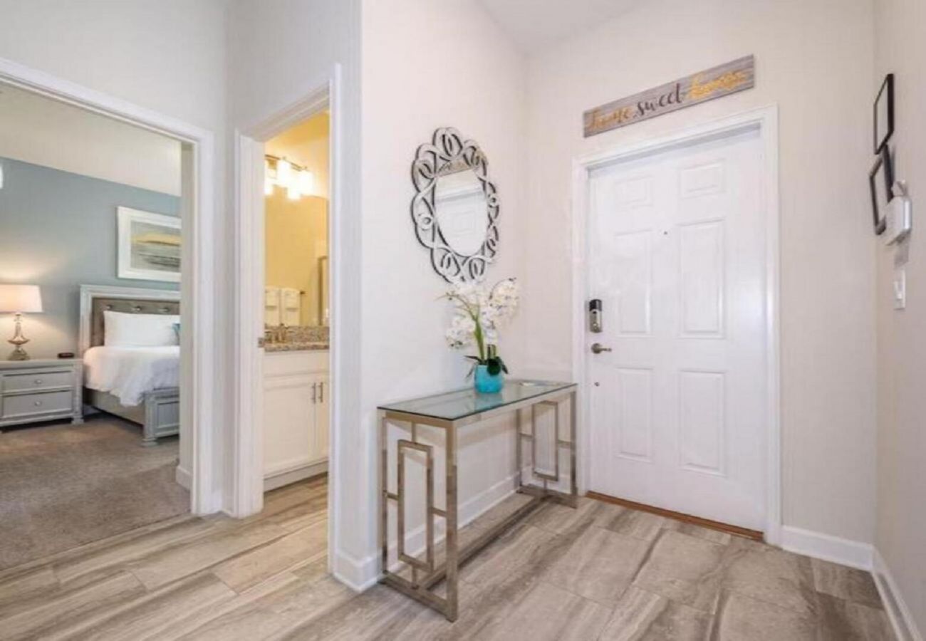 Townhouse in Kissimmee - Elegant Townhouse 4Bed/3Bath/Pool/5Min From Disney