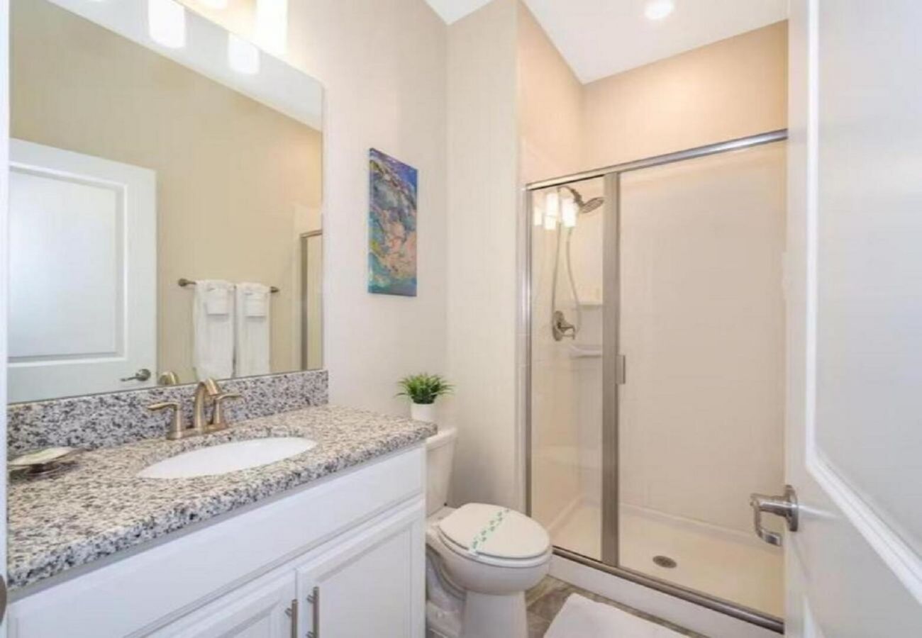 Townhouse in Kissimmee - Elegant Townhouse 4Bed/3Bath/Pool/5Min From Disney