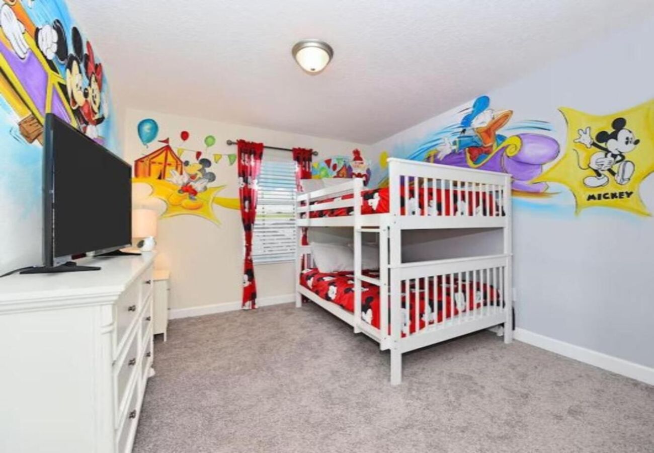 Townhouse in Kissimmee - Elegant Townhouse 4Bed/3Bath/Pool/5Min From Disney