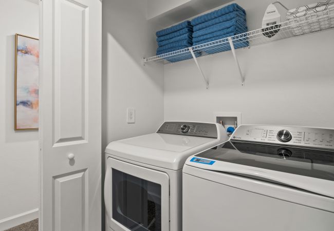 Townhouse in Kissimmee - Brand New Townhouse 4Bed/3Bath/Pool/5Min Disney Townhouse in Kissimmee - Brand New Townhouse 4Bed/3Bath/Pool/5Min Disney