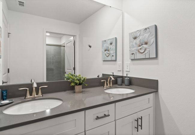 Townhouse in Kissimmee - Brand New Townhouse 4Bed/3Bath/Pool/5Min Disney Townhouse in Kissimmee - Brand New Townhouse 4Bed/3Bath/Pool/5Min Disney