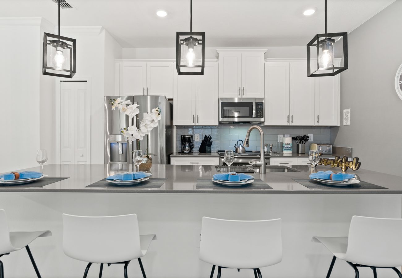 Townhouse in Kissimmee - Brand New Townhouse 4Bed/3Bath/Pool/5Min Disney
