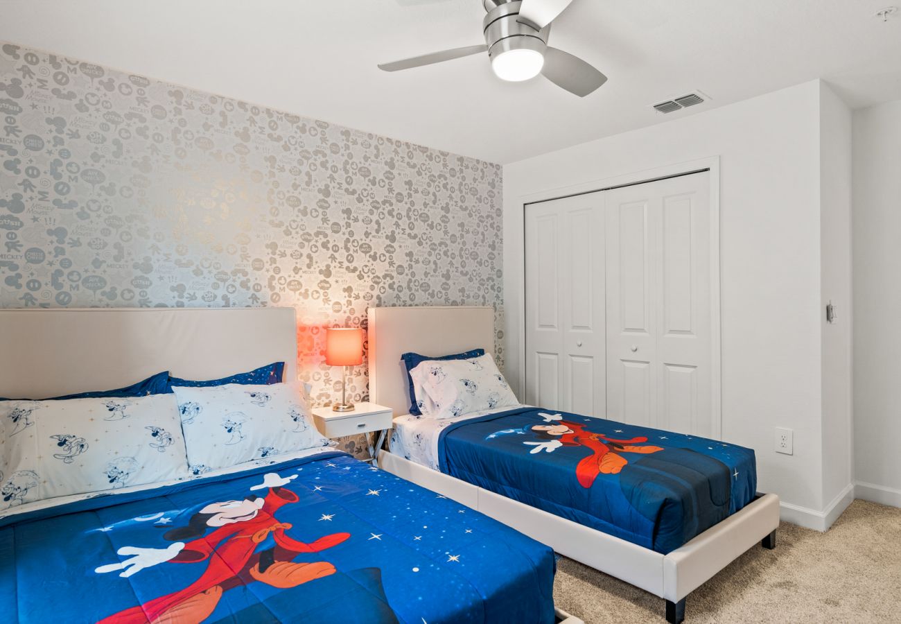 Townhouse in Kissimmee - Brand New Townhouse 4Bed/3Bath/Pool/5Min Disney