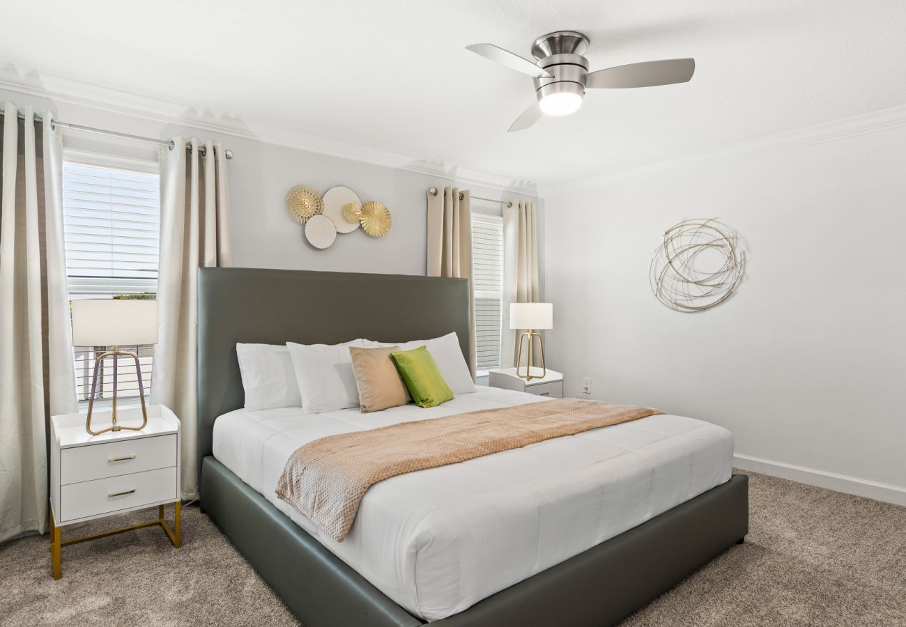 Townhouse in Kissimmee - Brand New Townhouse 4Bed/3Bath/Pool/5Min Disney