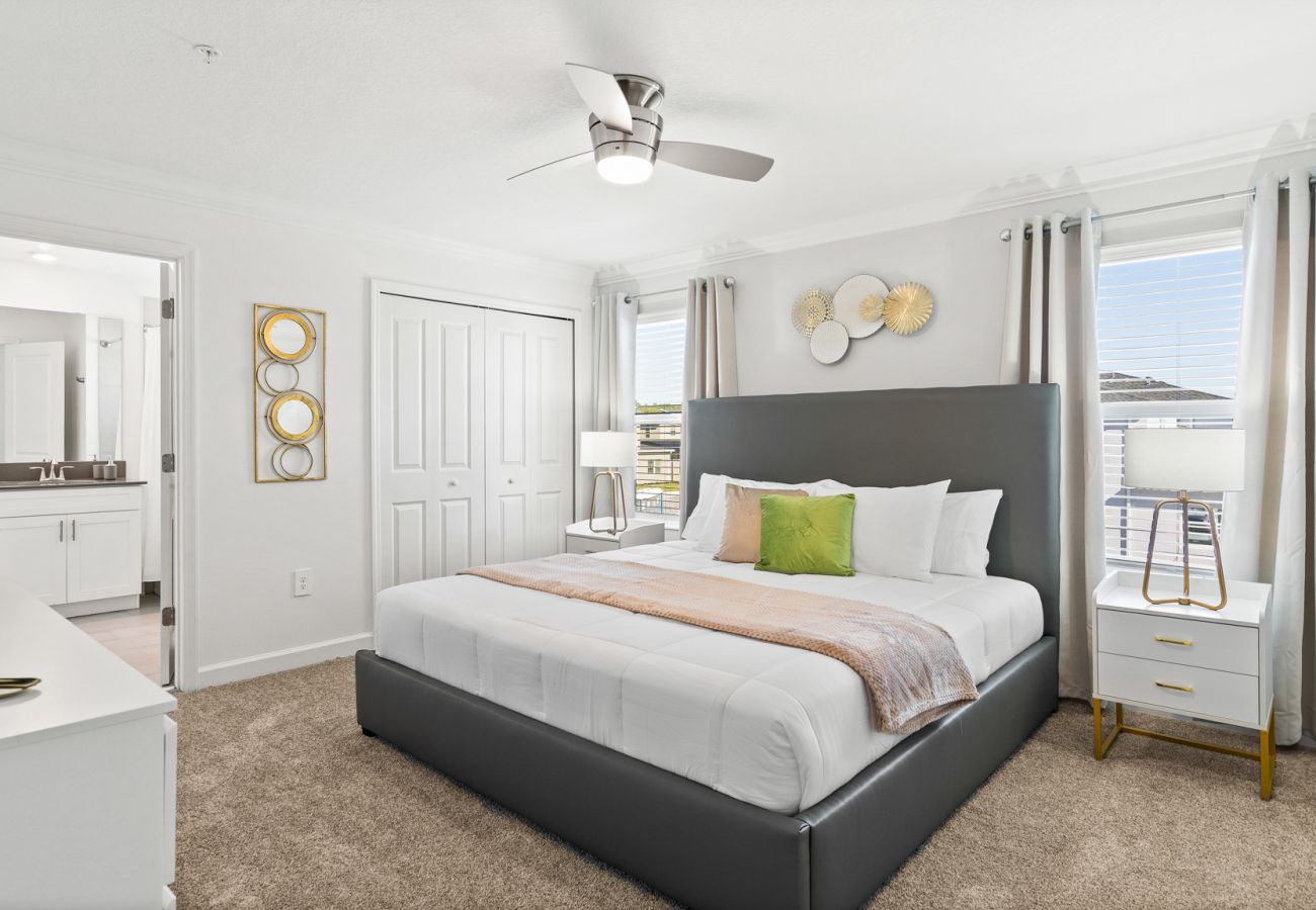 Townhouse in Kissimmee - Brand New Townhouse 4Bed/3Bath/Pool/5Min Disney
