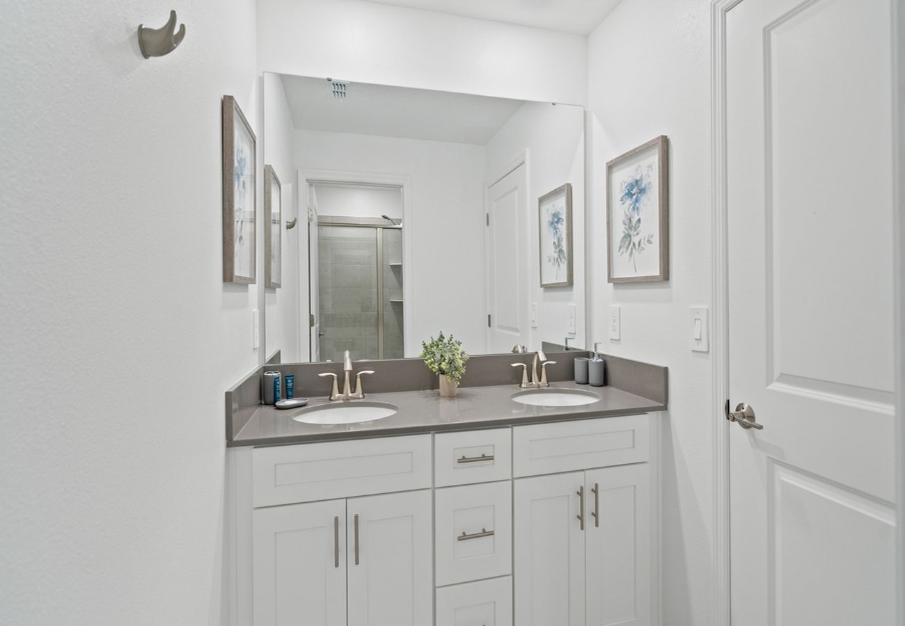 Townhouse in Kissimmee - Awesome Townhouse 4Bed/3Bath/Pool/5Min Disney