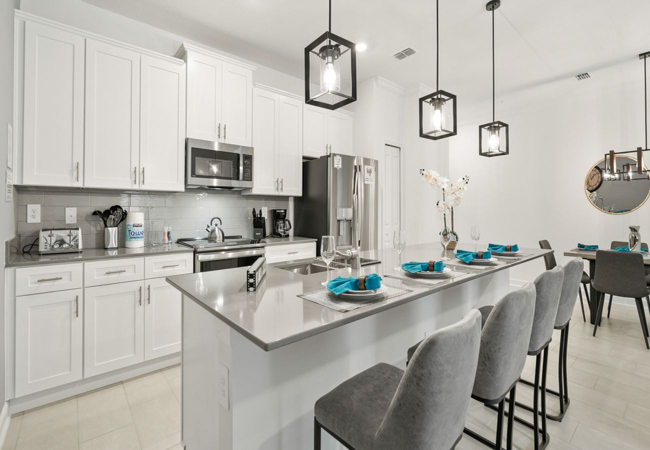Townhouse in Kissimmee - Awesome Townhouse 4Bed/3Bath/Pool/5Min Disney