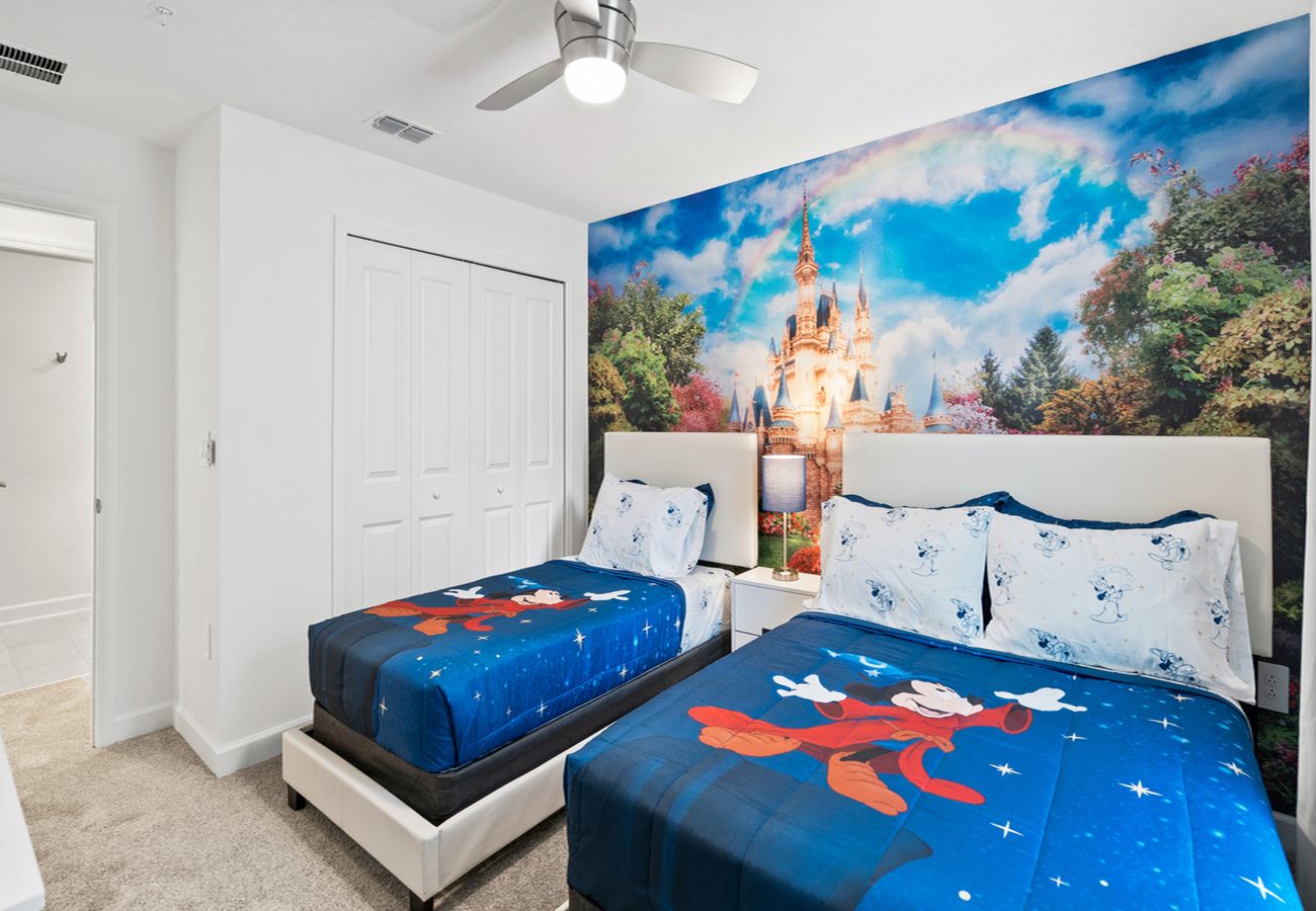 Townhouse in Kissimmee - Awesome Townhouse 4Bed/3Bath/Pool/5Min Disney