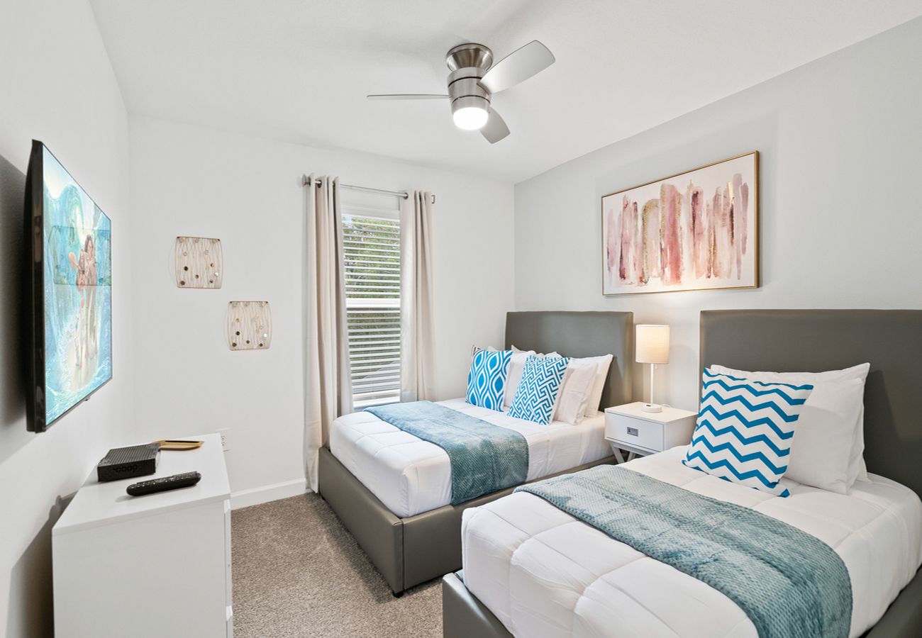 Townhouse in Kissimmee - Awesome Townhouse 4Bed/3Bath/Pool/5Min Disney