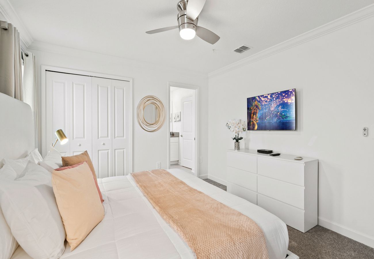 Townhouse in Kissimmee - Awesome Townhouse 4Bed/3Bath/Pool/5Min Disney
