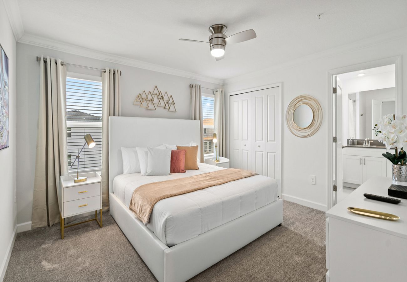 Townhouse in Kissimmee - Awesome Townhouse 4Bed/3Bath/Pool/5Min Disney