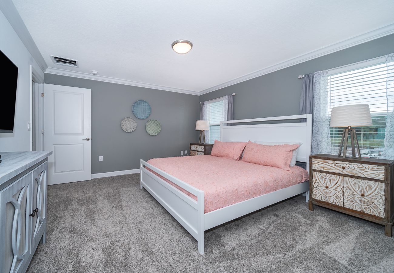 Townhouse in Kissimmee - Homey Townhouse 4Bed/3Bath/Pool/5Min Disney