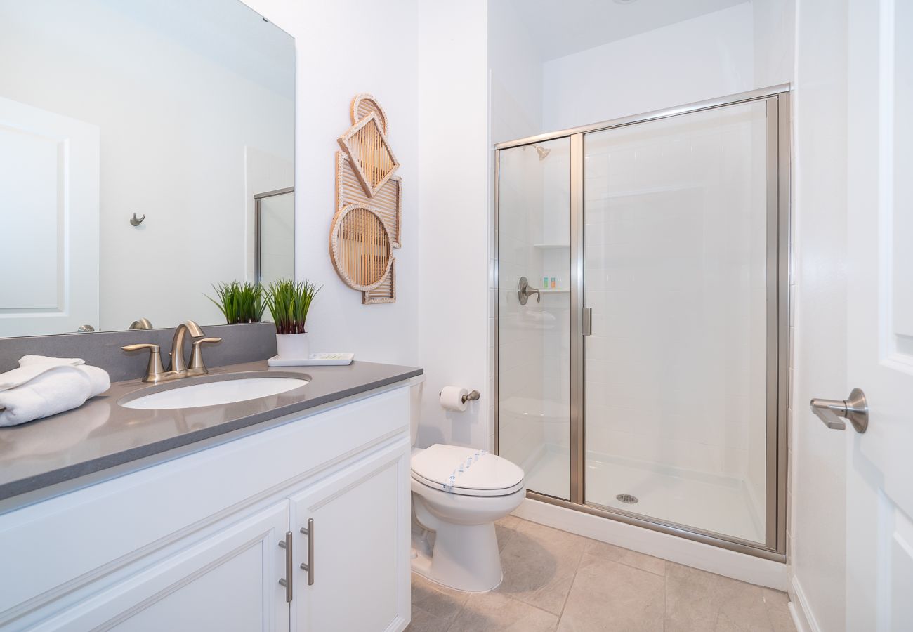 Townhouse in Kissimmee - Homey Townhouse 4Bed/3Bath/Pool/5Min Disney