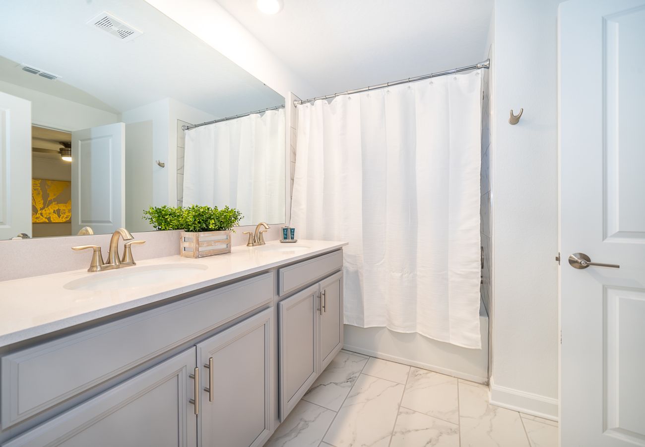 Townhouse in Kissimmee - Decorous Townhouse 4Bed/3Baths/Pool/5Min Disney