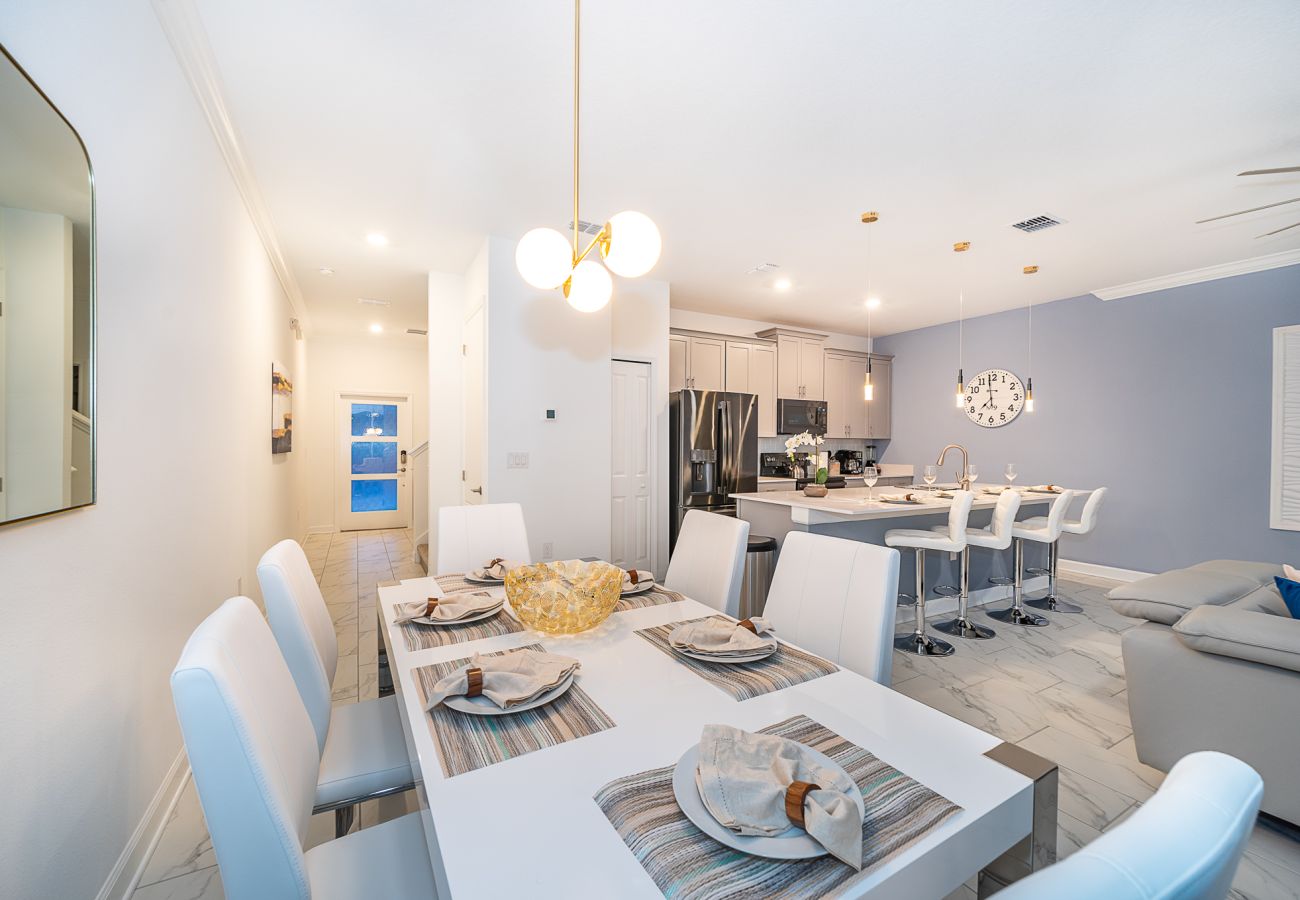 Townhouse in Kissimmee - Decorous Townhouse 4Bed/3Baths/Pool/5Min Disney
