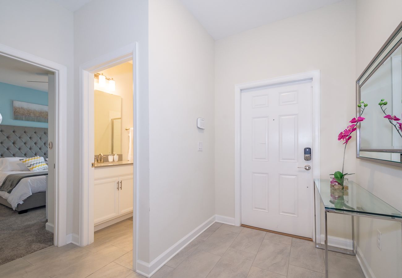 Townhouse in Kissimmee - Adorable Townhouse 4Bed/3Bath/Pool/5Min Disney