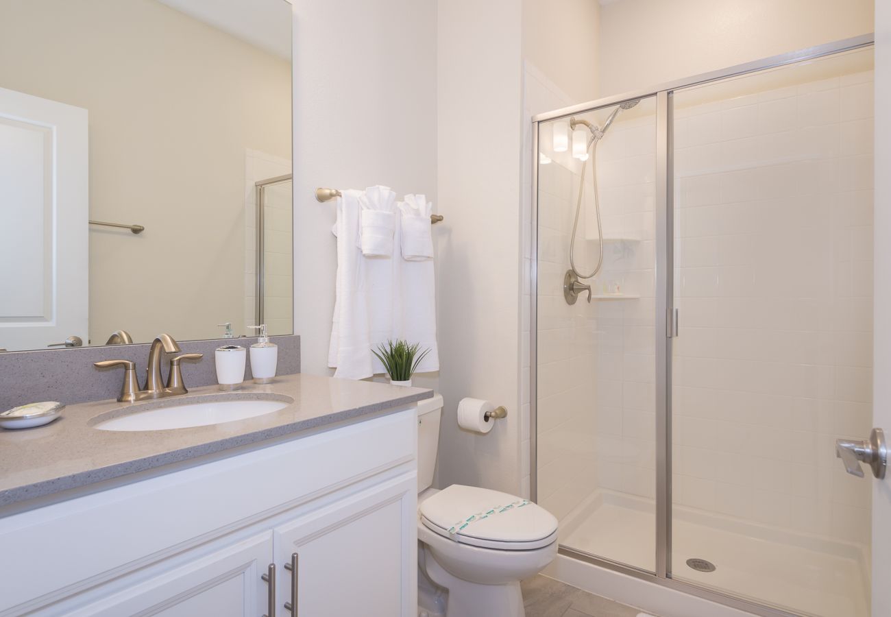 Townhouse in Kissimmee - Adorable Townhouse 4Bed/3Bath/Pool/5Min Disney