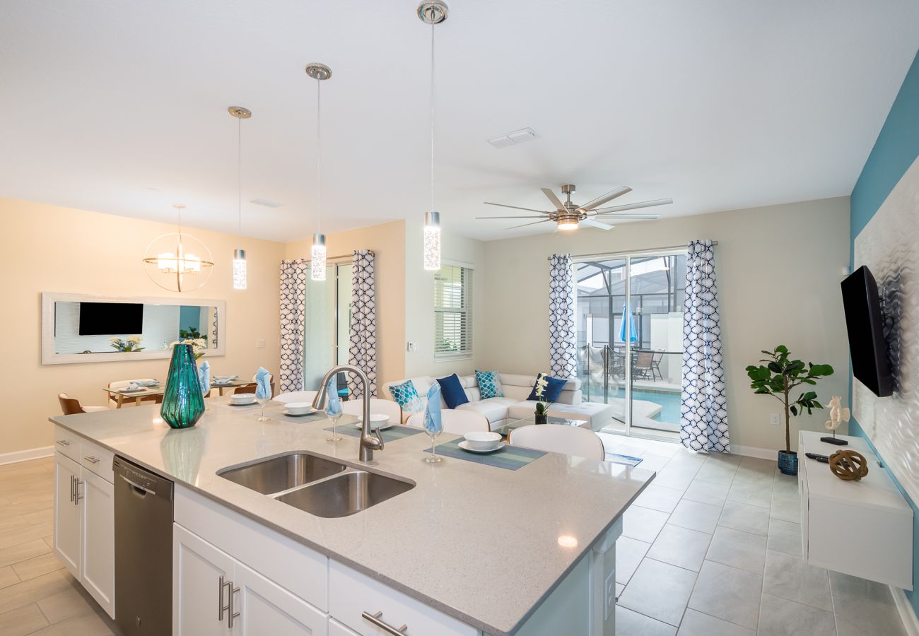 Townhouse in Kissimmee - Adorable Townhouse 4Bed/3Bath/Pool/5Min Disney