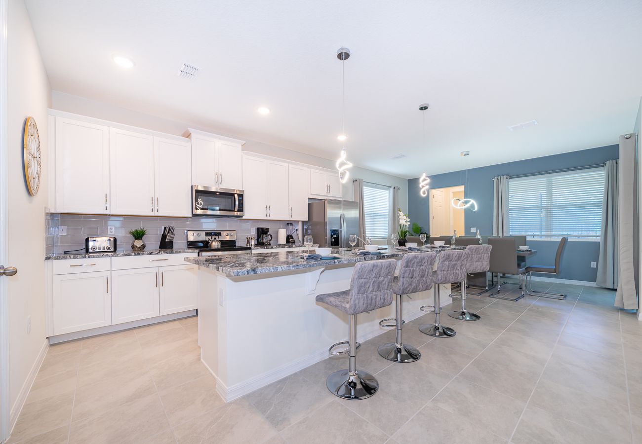 Villa in Kissimmee - Splendour Villa Solara 6Bed/5Bath/Pool/Jacuzzi/18 Min from Disney