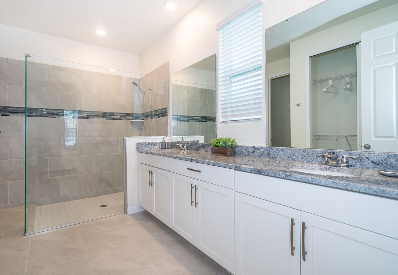 Villa in Kissimmee - Splendour Villa Solara 6Bed/5Bath/Pool/Jacuzzi/18 Min from Disney
