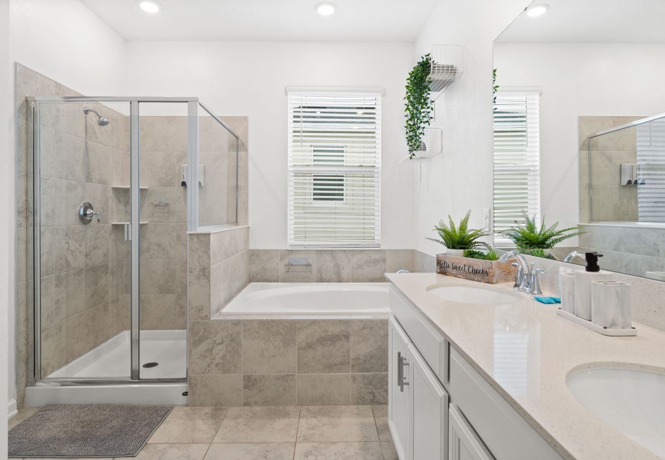 Apartment in Davenport - Stylish Condo 3Beds/2Baths/18Min from Disney