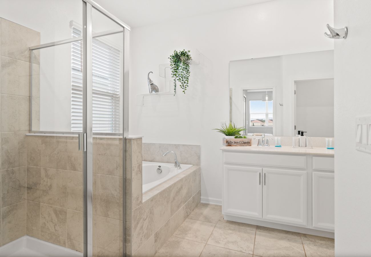 Apartment in Davenport - Stylish Condo 3Beds/2Baths/18Min from Disney