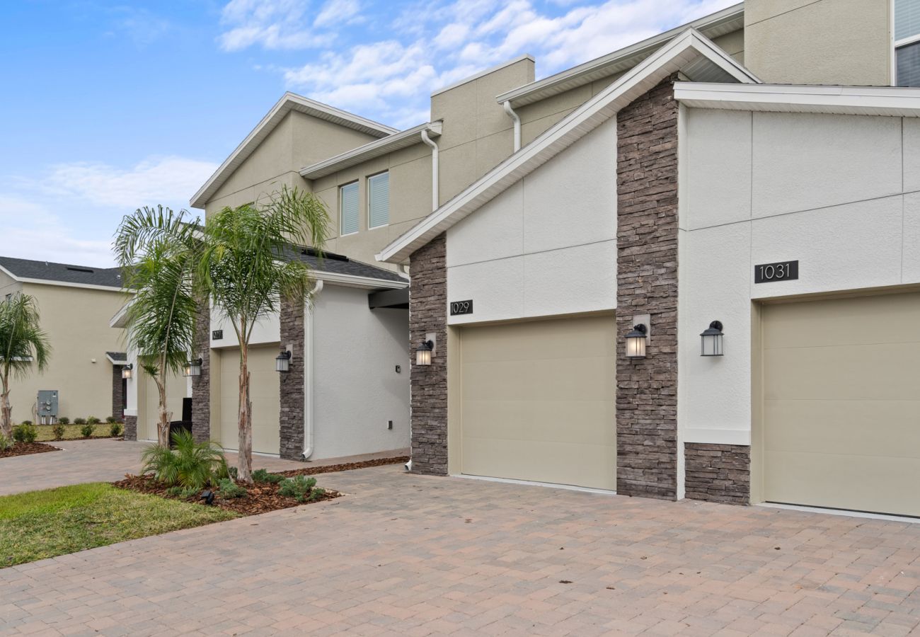 Apartment in Davenport - Stylish Condo 3Beds/2Baths/18Min from Disney