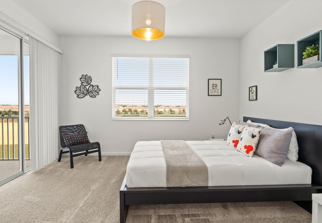 Apartment in Davenport - Stylish Condo 3Beds/2Baths/18Min from Disney
