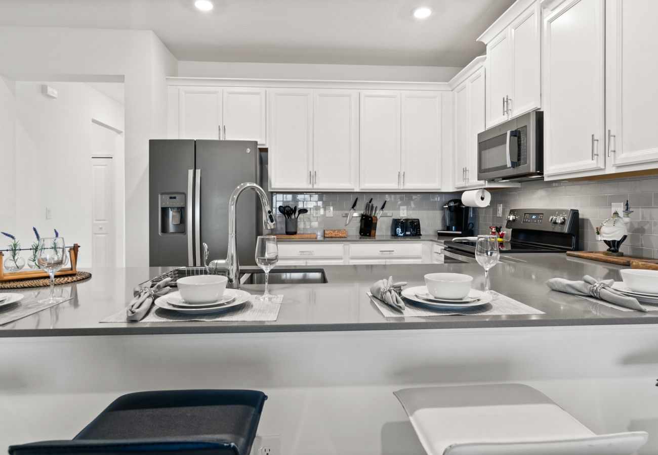 Apartment in Davenport - Stylish Condo 3Beds/2Baths/18Min from Disney