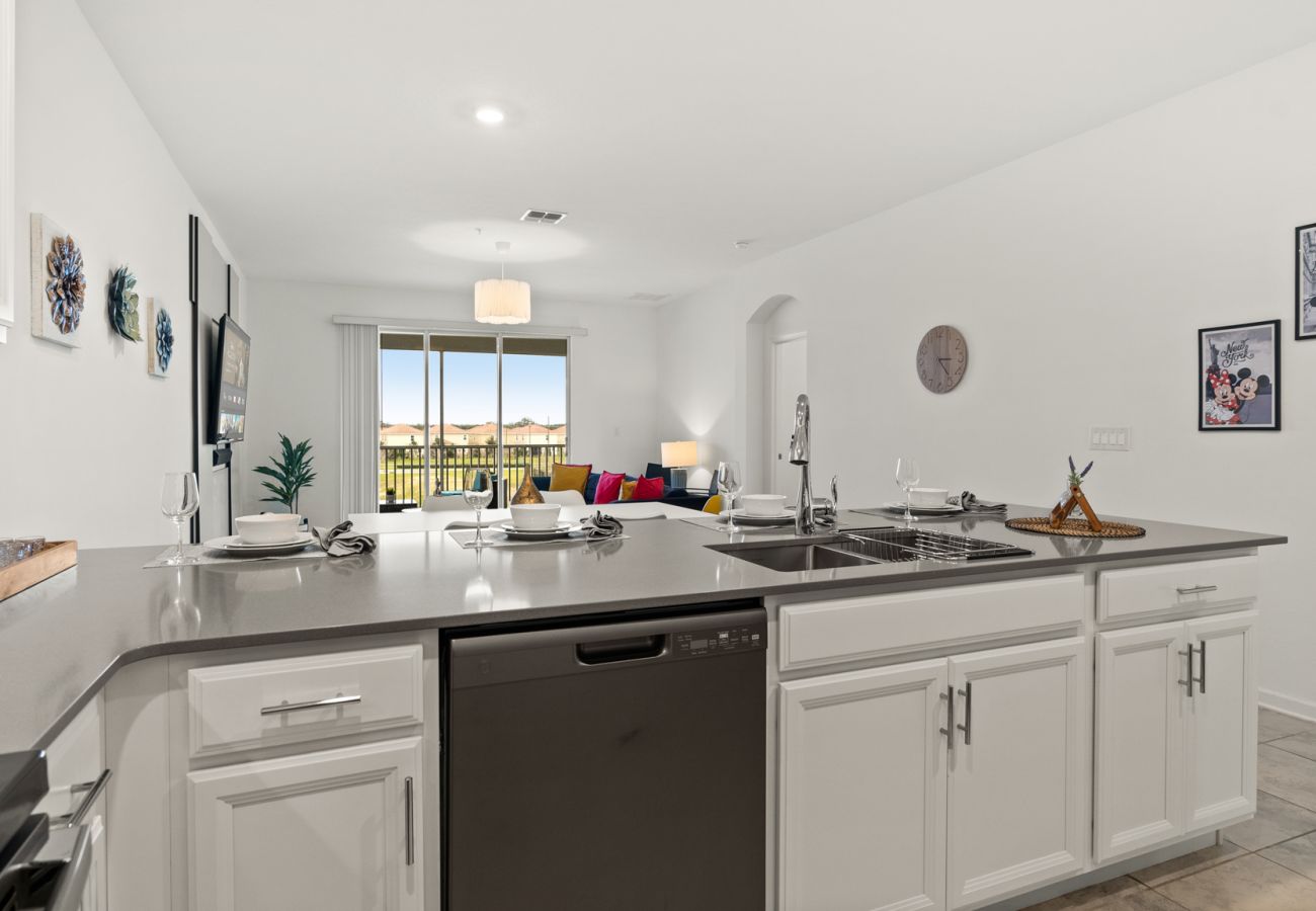 Apartment in Davenport - Stylish Condo 3Beds/2Baths/18Min from Disney