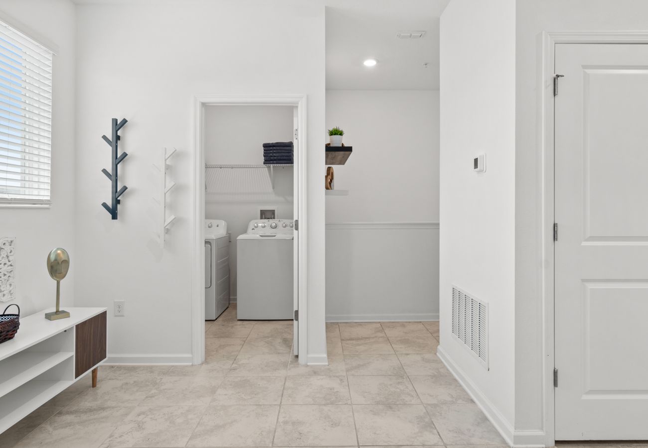Apartment in Davenport - Stylish Condo 3Beds/2Baths/18Min from Disney