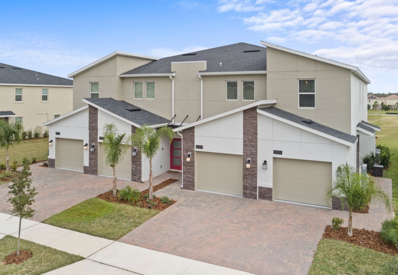 Apartment in Davenport - Stylish Condo 3Beds/2Baths/18Min from Disney