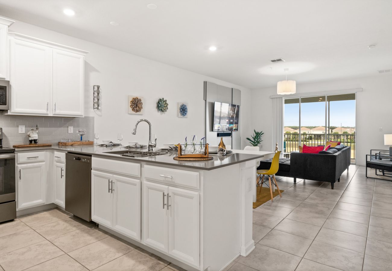 Apartment in Davenport - Stylish Condo 3Beds/2Baths/18Min from Disney